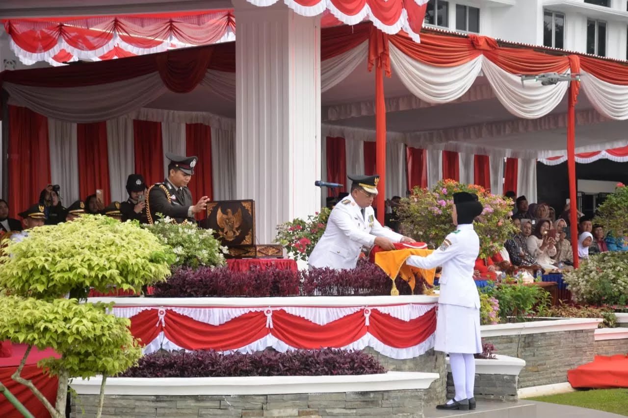 Bupati Muratara H Devi Suhartoni Mimpin Upacara HUT RI ke-80   