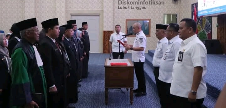 Wali Kota Lantik Pejabat Fungsional, Tegaskan Pentingnya Integritas dan Profesionalisme